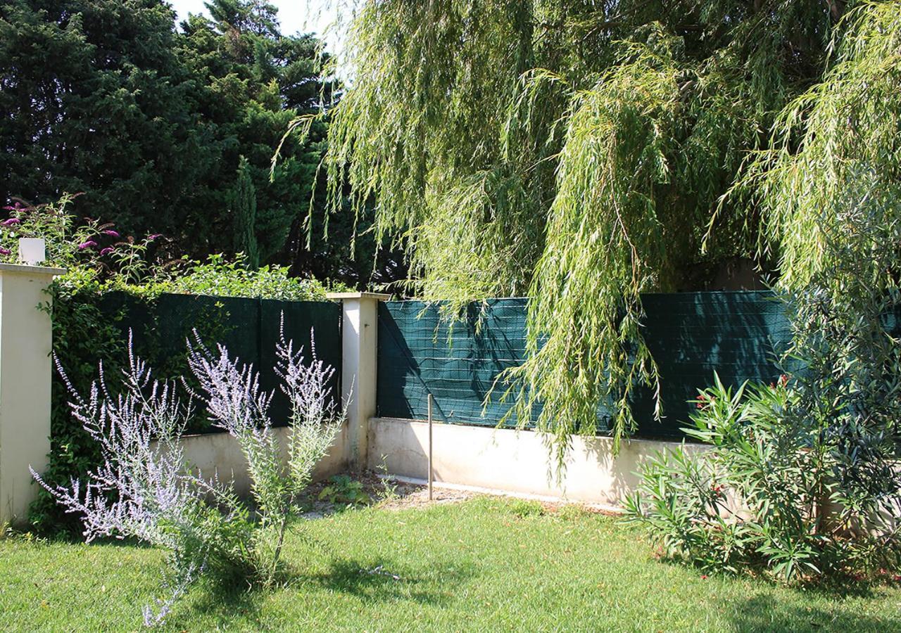 La Maison Des Invites Pernes-les-Fontaines Exteriör bild