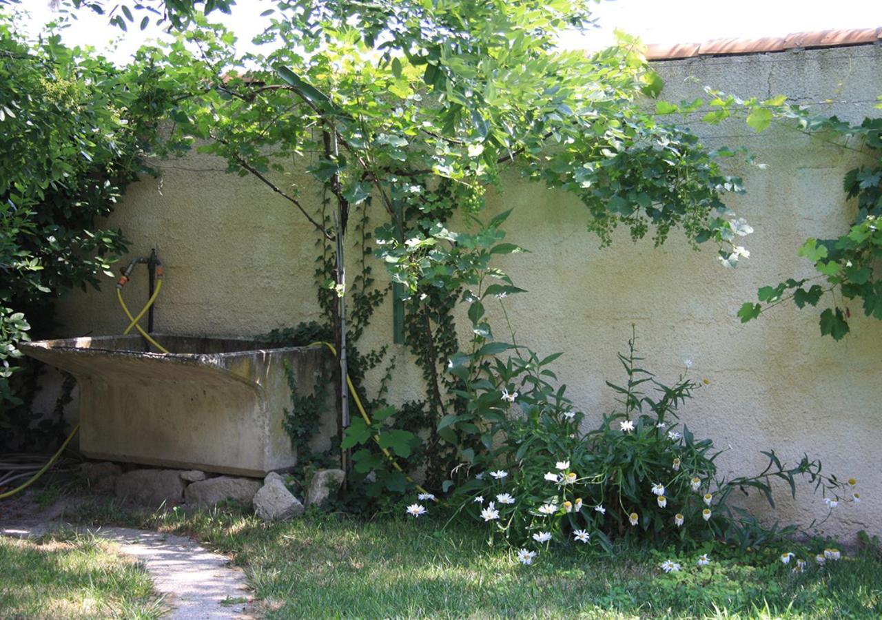 La Maison Des Invites Pernes-les-Fontaines Exteriör bild